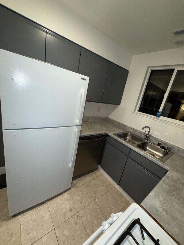 Building Photo - 28 Chesley Ave