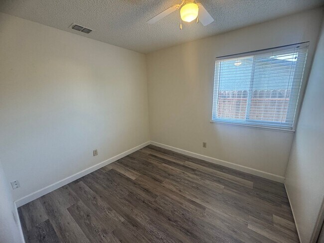 Building Photo - 7955 Deer Lake Dr