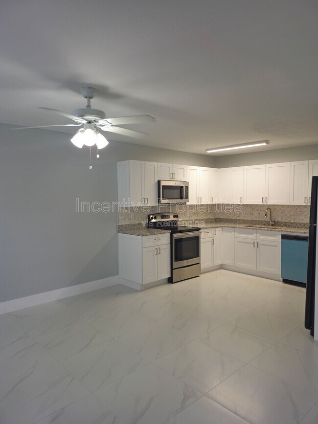 Building Photo - 4744 Walden Cir