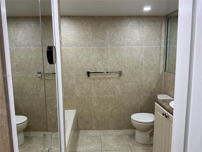 Building Photo - 400 Leslie Dr