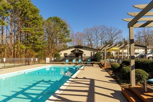 Swimming pool and sundeck - Hampton Creek
