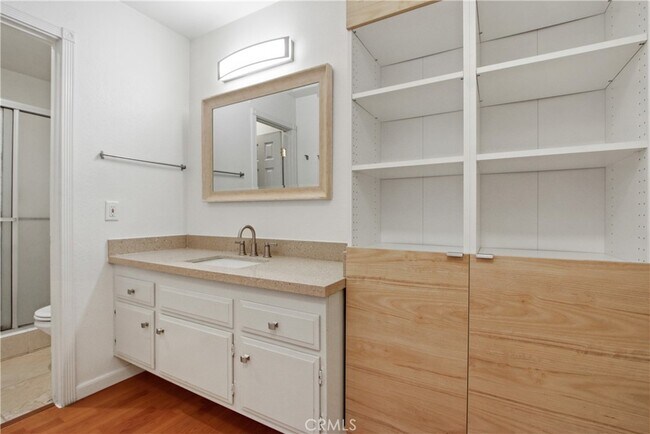 Building Photo - 278 N Wilshire Ave