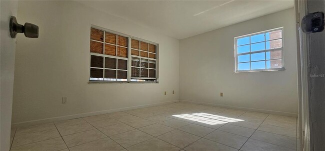 Building Photo - 4158 Tamiami Trl