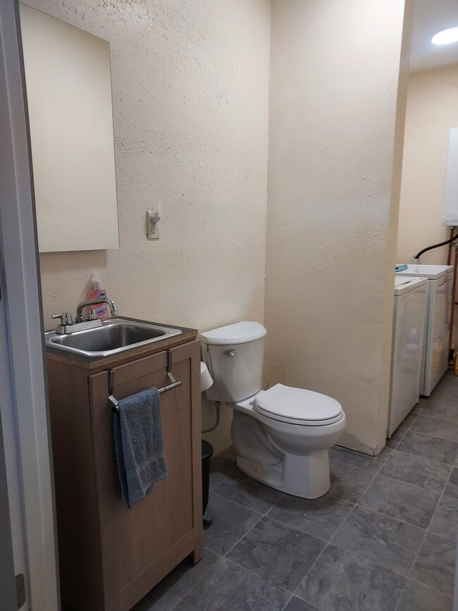 1st Floor Powder Room/Laundry! - 615 Lawn Dr