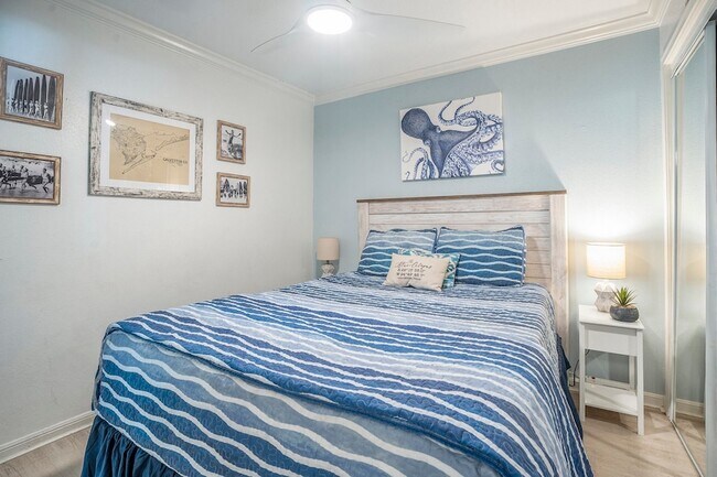 Building Photo - 6300 Seawall Blvd