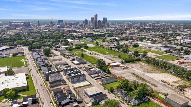 Building Photo - 1405 Deloss St