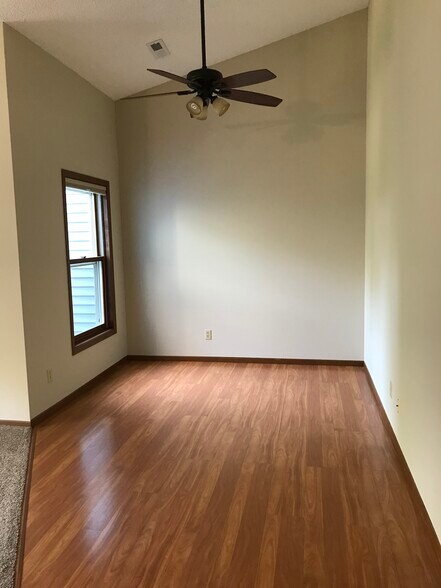 Dining Area - 1389 Berry Ridge Rd