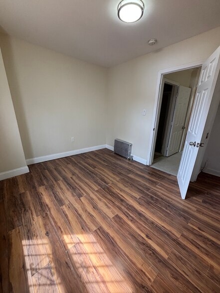 Building Photo - 214 S 11th St