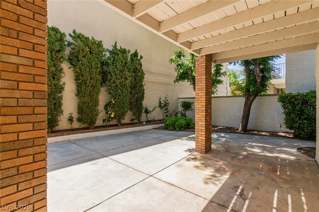 Building Photo - 861 Vegas Valley Dr