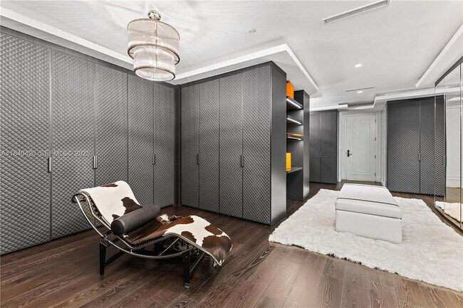 Building Photo - 17901 Collins Ave