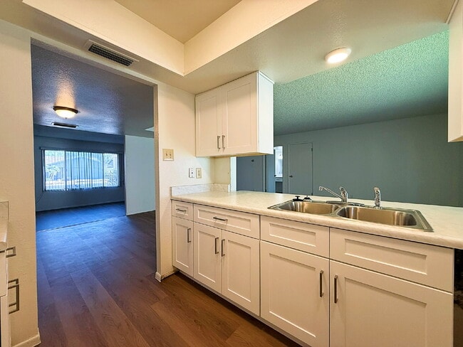 Building Photo - Fully Remodeled Home in Prime Location – Move-In Ready!