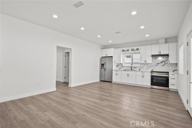 Building Photo - 8443 Colbath Ave