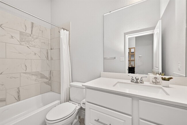 Building Photo - 17171 Crimson Crest Dr