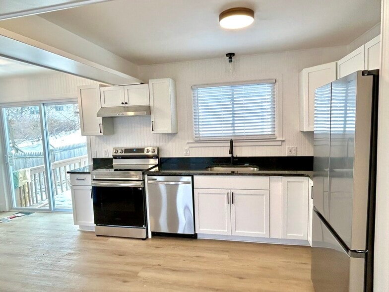 Building Photo - 306 Hooper Rd