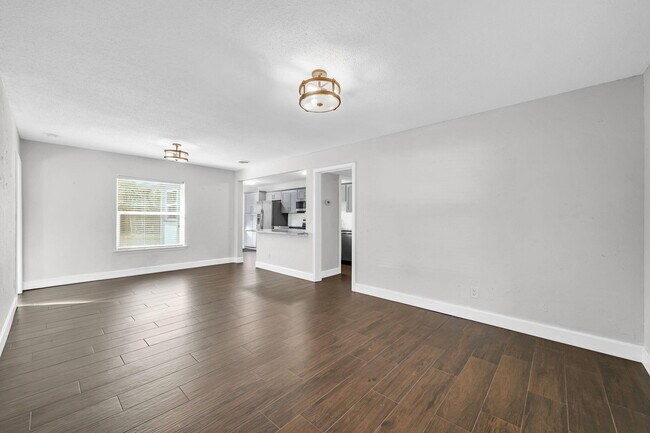 Building Photo - 358 Kepner Dr NE