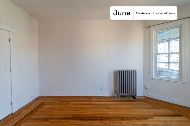Building Photo - Room in Shared 4 bed/1 bath home in Dorchester Center