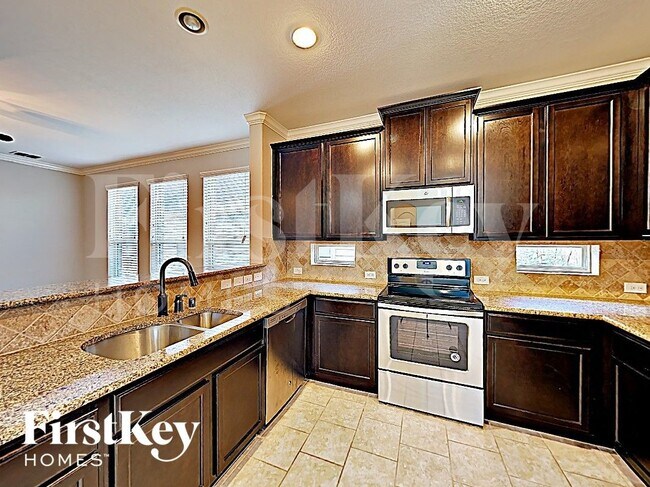 Building Photo - 16045 Crosslake Ct