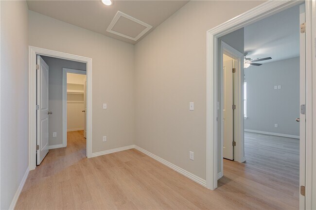 Building Photo - 1603 SW Casuarina Dr