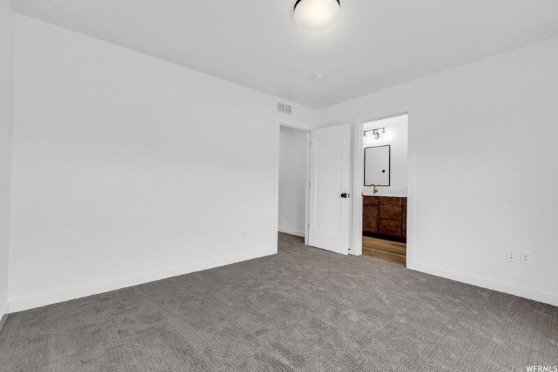 Building Photo - 5941 N Cardiff Pass Dr