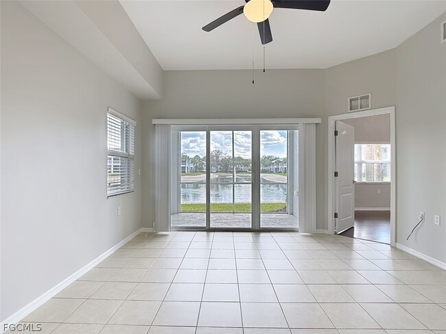 Building Photo - 12151 Summergate Cir