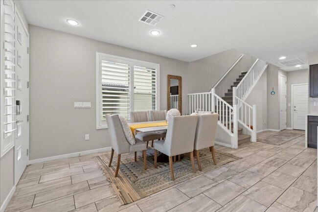Building Photo - Luxurious, Modern, Completely Renovated 3 Bedroom Home In the Heart of Summerlin