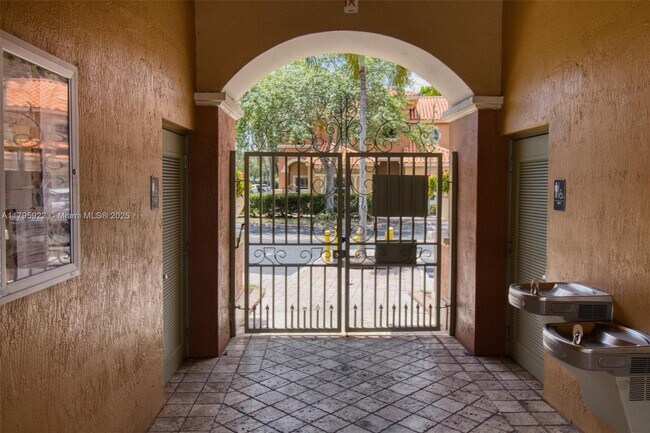 Building Photo - 4930 Windward Way