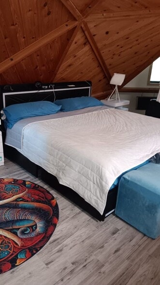 Building Photo - 8694 Pioneer Rd