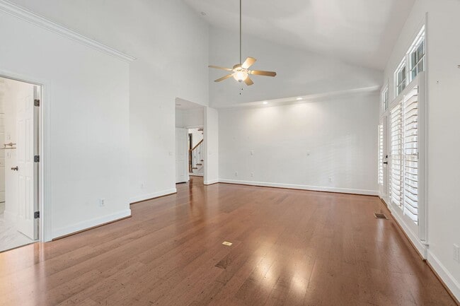 Building Photo - 298 Gillette Dr