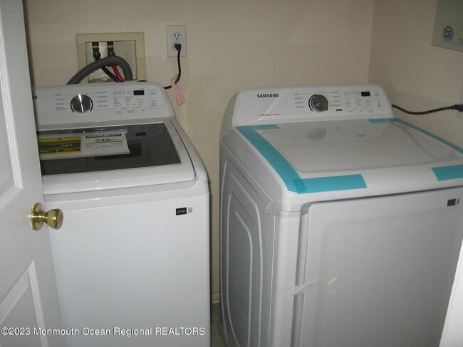 Building Photo - 1708 Ridgeview Ct