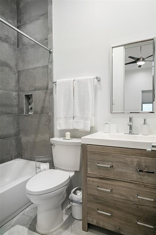 Building Photo - 511 Memorial Heights Dr