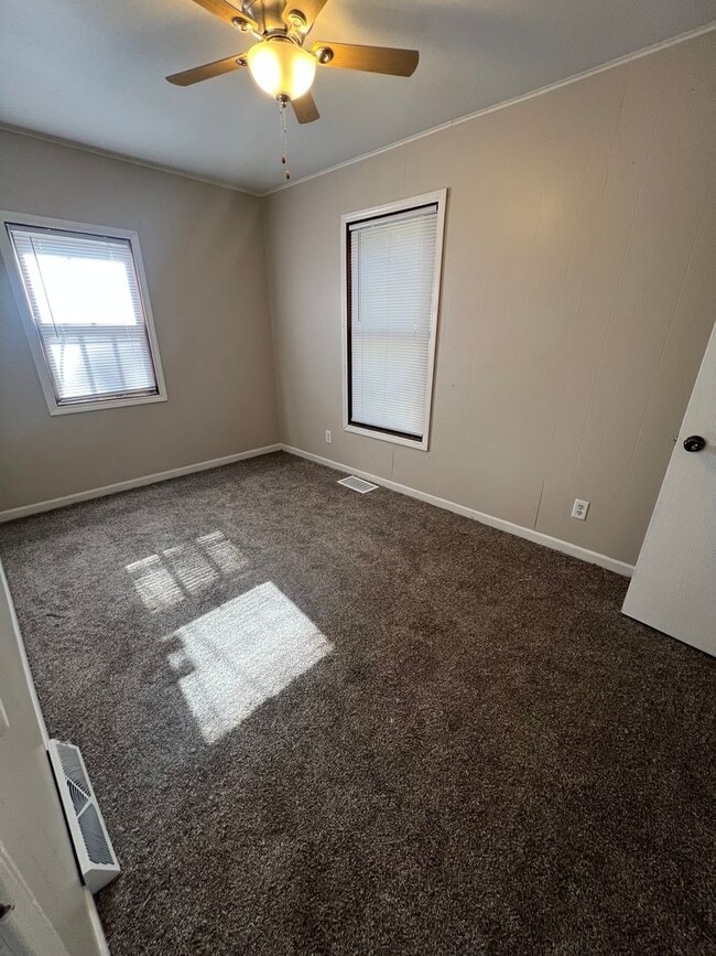 Building Photo - 2 Bedroom 1 Bath House