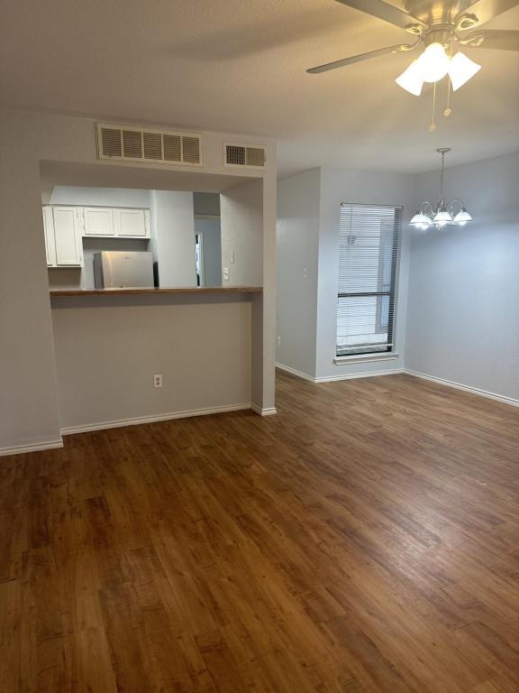 Building Photo - 2300 Balsam Dr