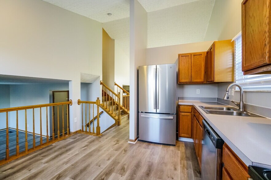 Building Photo - 3294 Bellowind Dr