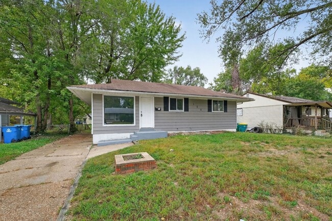 Primary Photo - Section 8 Welcome