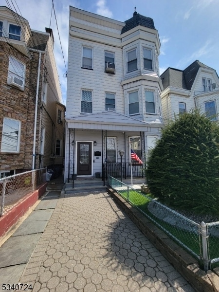 Building Photo - 201 Clifton Ave