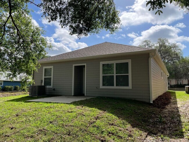 Building Photo - 6542 NW 109th Pl