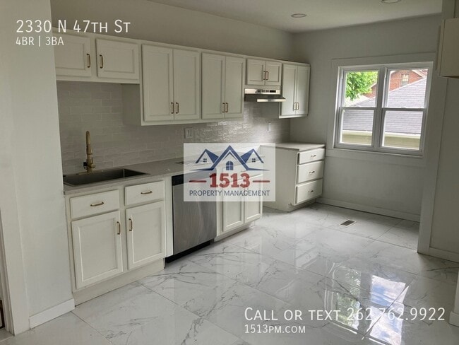 Building Photo - 2330 N 47th St