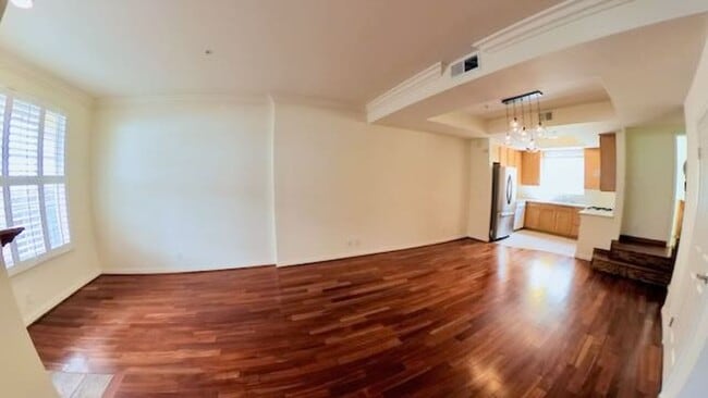 Building Photo - Beautiful 3 Story Townhouse with Roof Deck and Parking in Culver City!