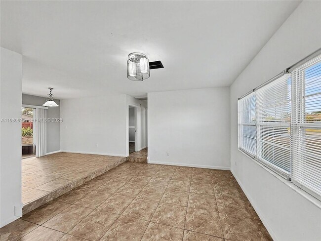 Building Photo - 7658 Laurel Valley Rd