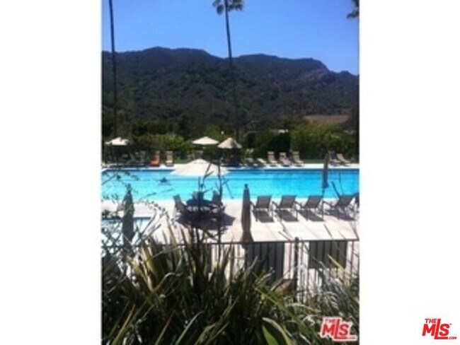 Building Photo - 1337 Avenida de Cortez