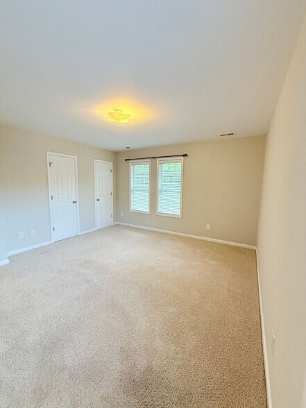 Building Photo - 301 Saranac Ridge Dr