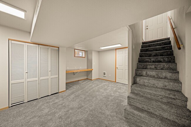 Building Photo - Newly renovated 3bd 2bath Shadle Rancher M...