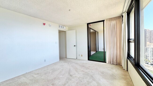 Building Photo - Available NOW - Highly Desired 2 BED 2 BAT...