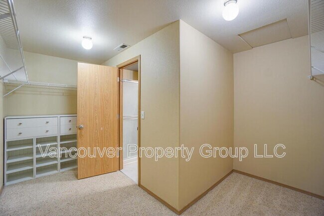 Building Photo - 2420 NE 165th Ave