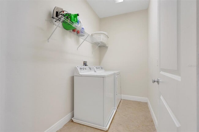 Building Photo - 7842 Holiday Isle Cir