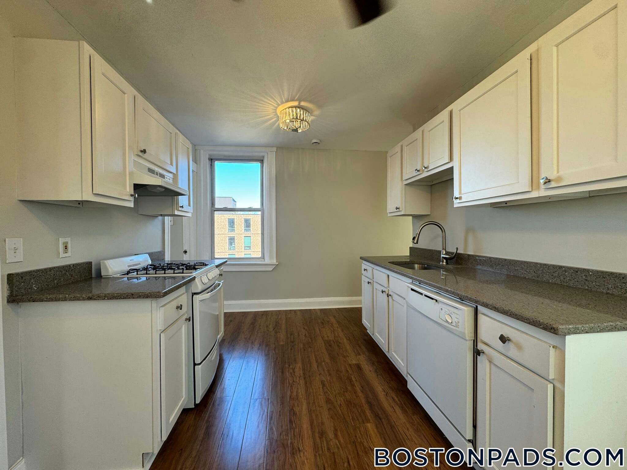 Building Photo - 224 Hanover St