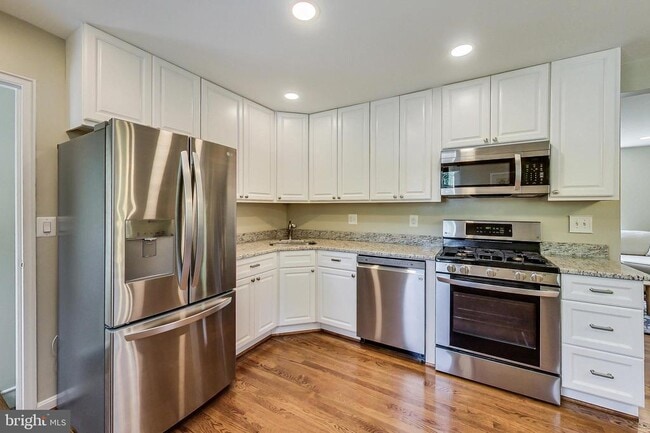 Building Photo - 4715 Oxbow Rd