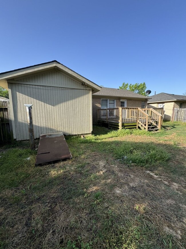 Building Photo - 3 Bedroom 1 Bath Singe Family Home