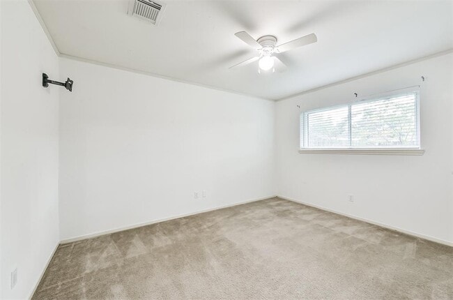 Building Photo - 5347 Lincoln Green Dr