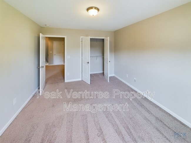 Building Photo - 11 Endeavor Cir